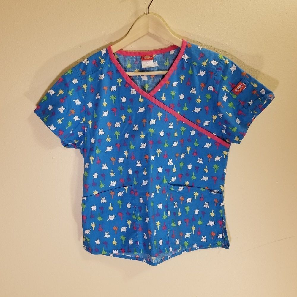 Dickies Blue elephant‎ scrub top